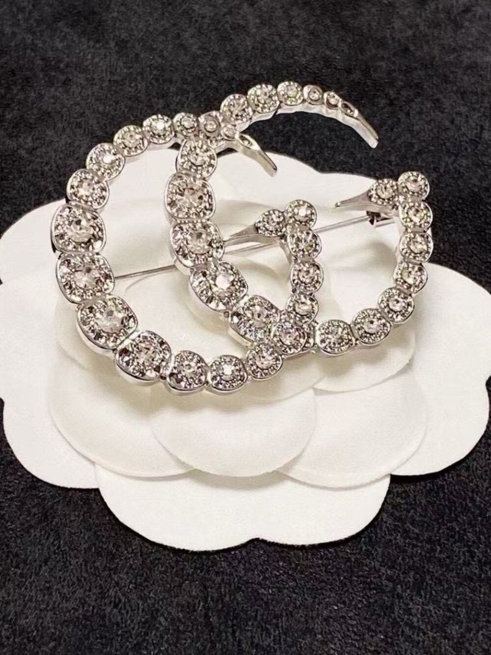 🔔🔔Sparkling Gucci GG Crystal Brooch